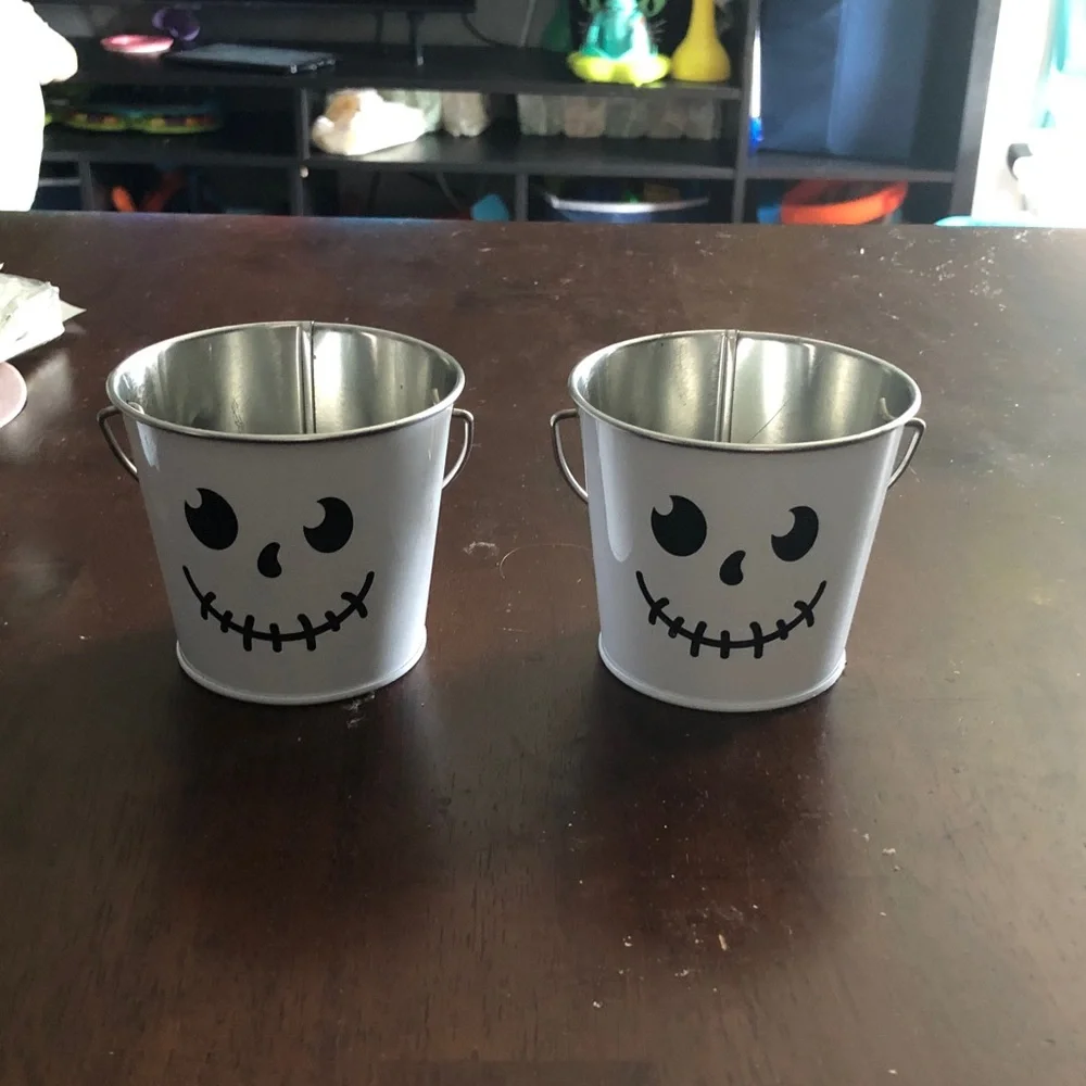 🛍️ Set of Two Skull Face Candy Cone Candles Metal Buckets